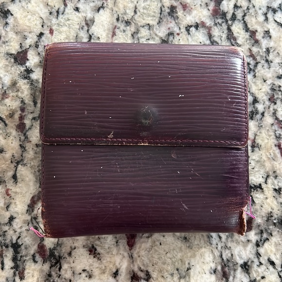 Louis Vuitton Epi Elise Wallet - Picture 3 of 12
